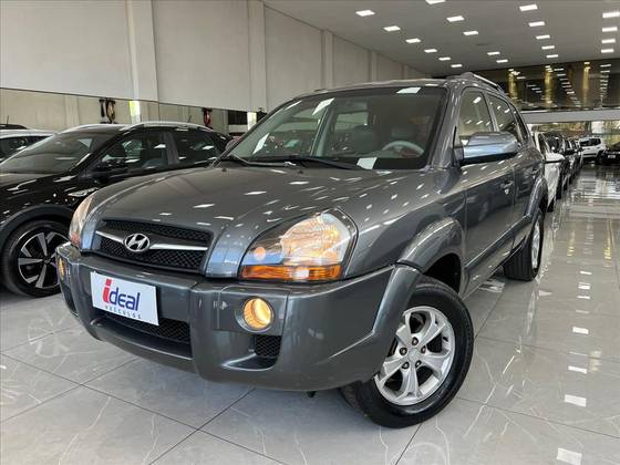HYUNDAI TUCSON 2.0 MPFI GLS 16V 143CV 2WD FLEX 4P AUTOMÁTICO HYUNDAI TUCSON 2.0 MPFI GLS 16V 143CV 2WD FLEX 4P AUTOMÁTICO